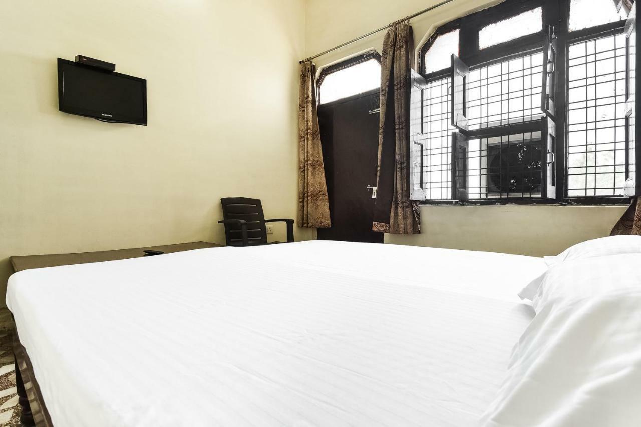 Hotel Lalit Palace Babina Esterno foto