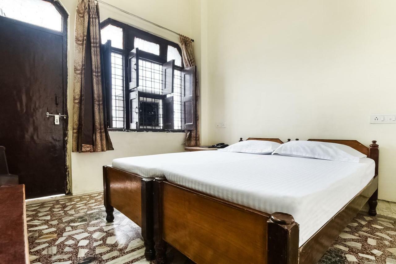 Hotel Lalit Palace Babina Esterno foto