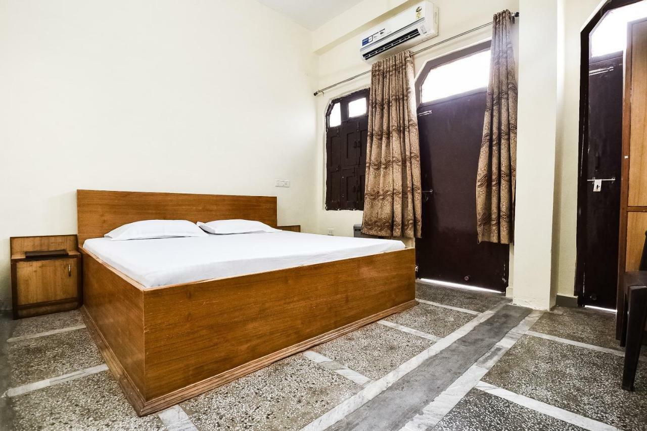 Hotel Lalit Palace Babina Esterno foto