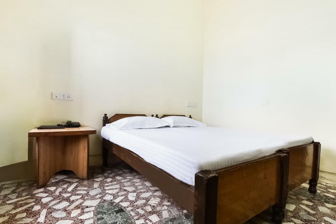 Hotel Lalit Palace Babina Esterno foto