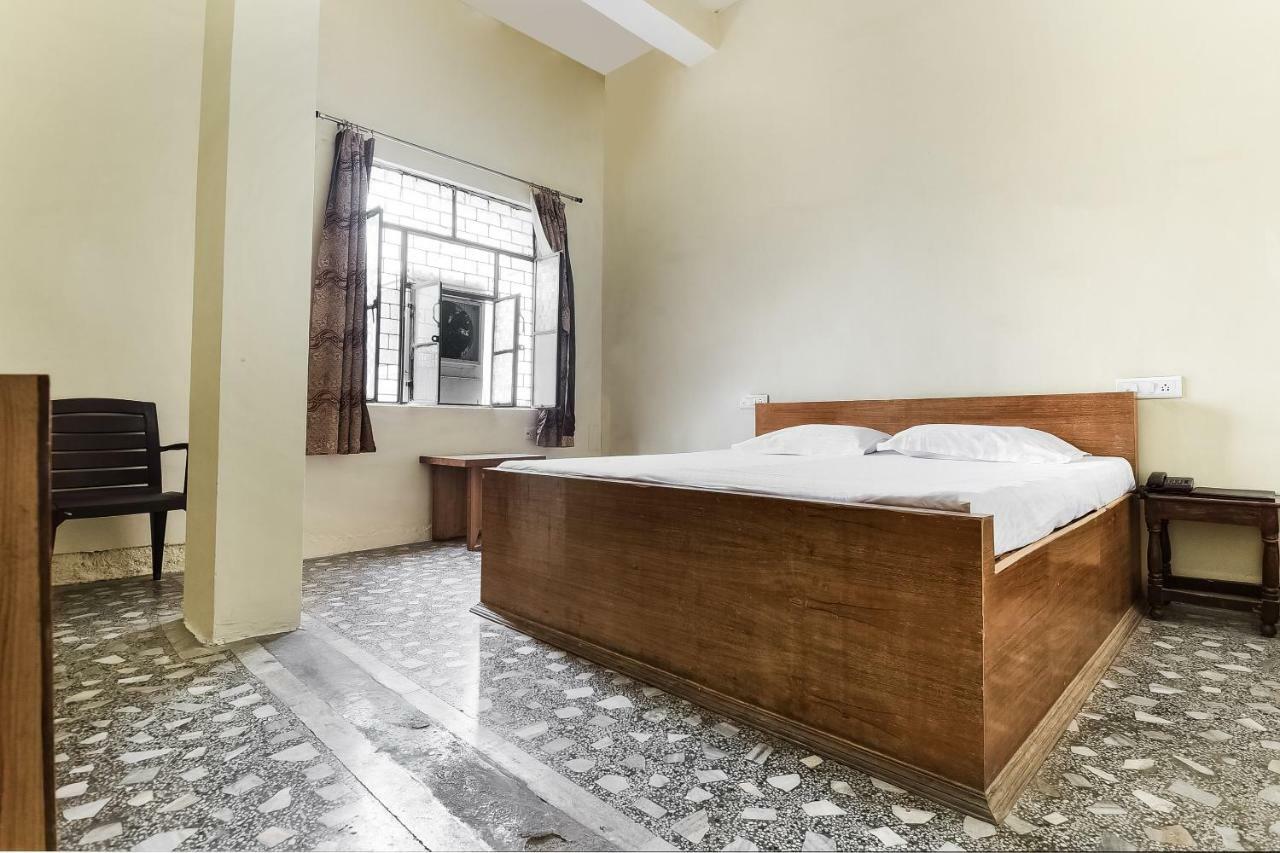 Hotel Lalit Palace Babina Esterno foto