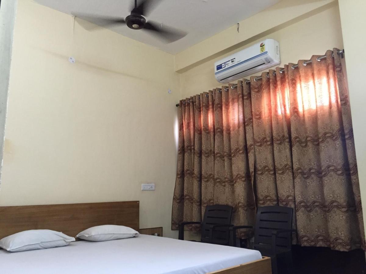 Hotel Lalit Palace Babina Esterno foto