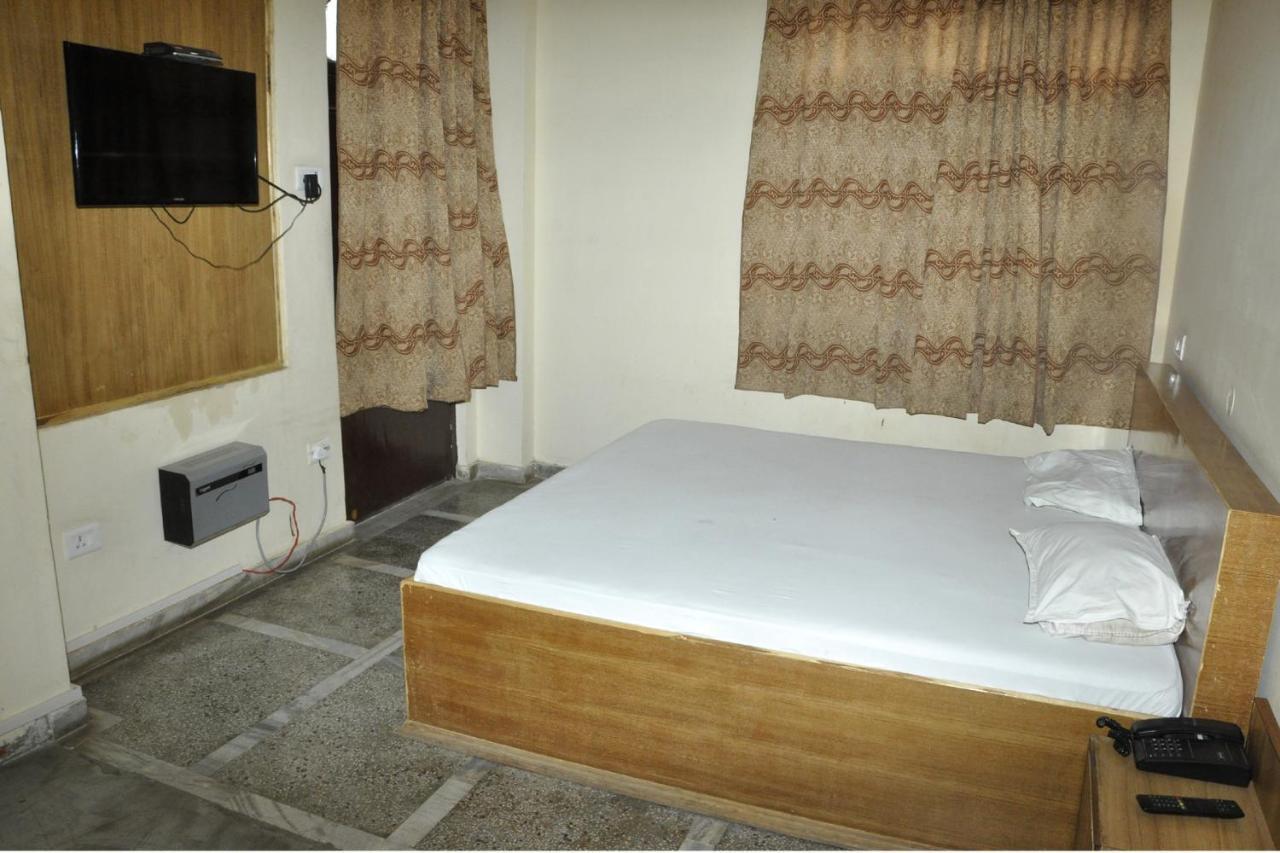 Hotel Lalit Palace Babina Esterno foto