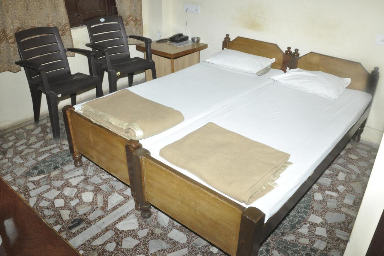 Hotel Lalit Palace Babina Esterno foto