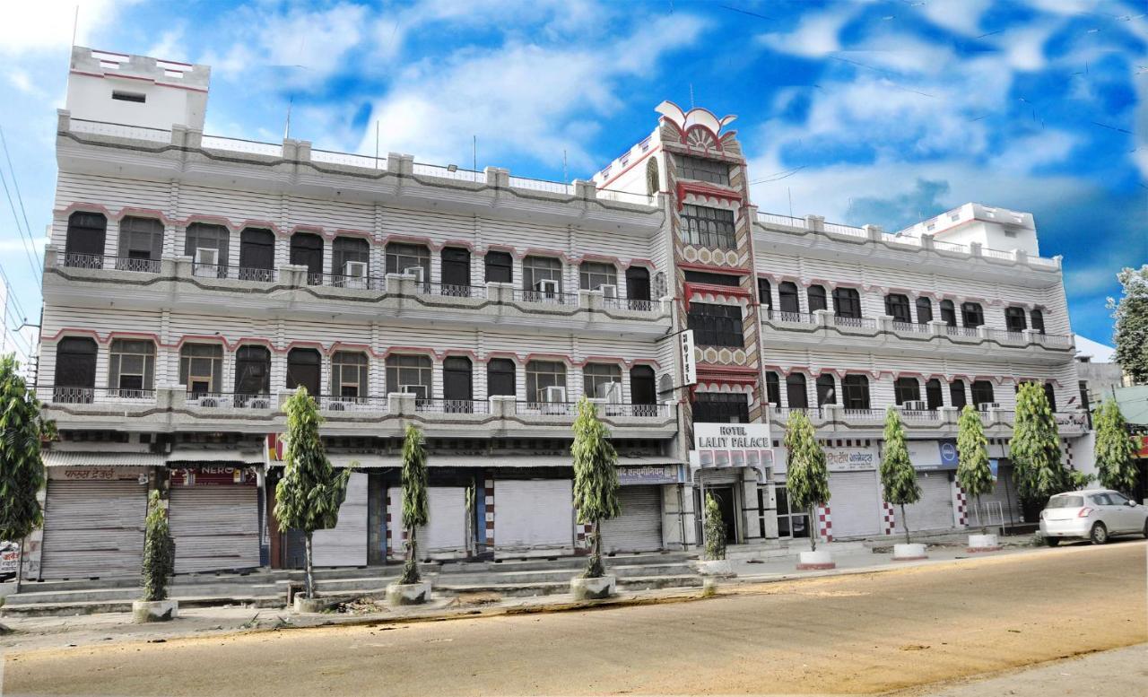 Hotel Lalit Palace Babina Esterno foto